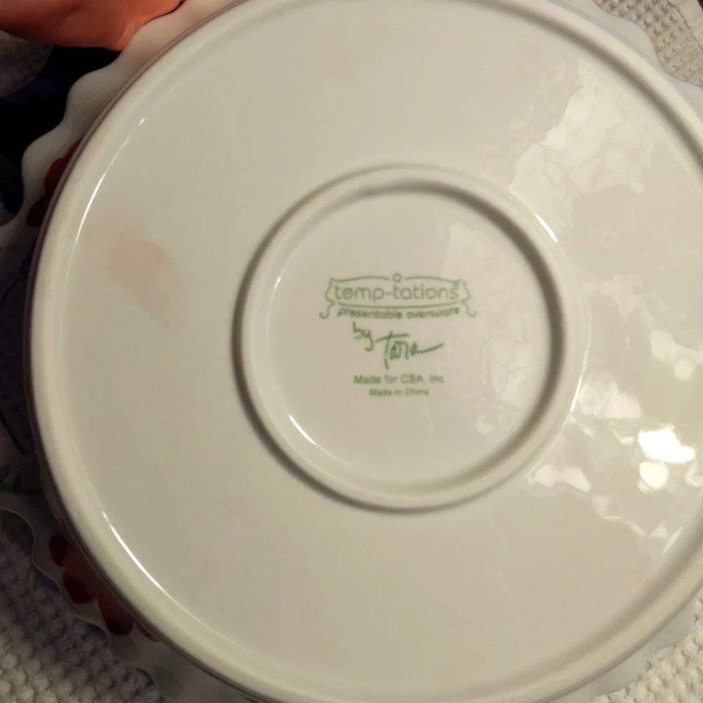 11' TEMP-TATIONS By Tara Casserole/Baking Dish in Red/Yellow Floral - 1QT.